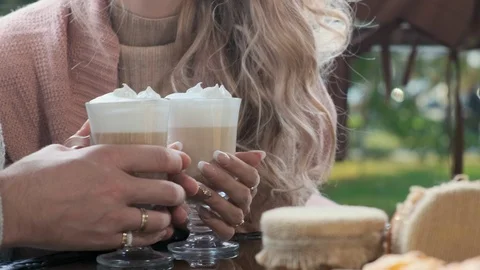 Couple in a cafe on the terrace. Stockbeeldmateriaal 117581624