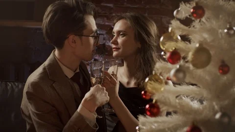 Couple decorating christmas tree Stock Footage 125339552