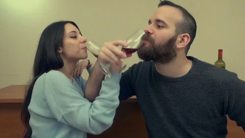 Couple Drinking Wine Видео 74312185
