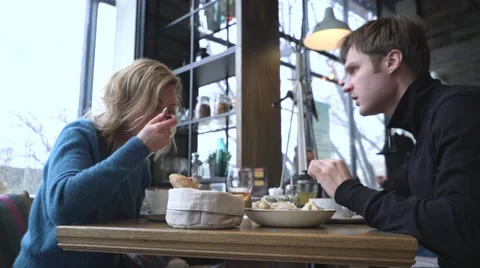 Couple - Eating in restaurant Video stock 63608916