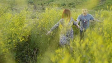 Couple have fun at nature Video stock 85792896