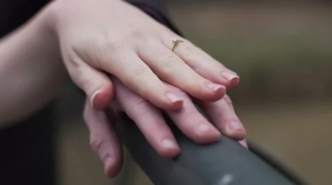 Couple holding hands Video stock 49350988