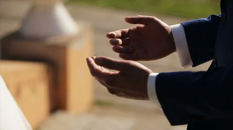 Couple holding hands Video stock 60047266