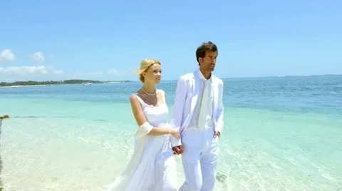 couple in honeymoon by indian ocean Stock Video Pond5