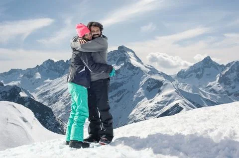 Couple hugging on the mountain Stock-Fotos