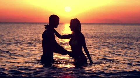 Couple Kissing At Sunset Video stock 33791328