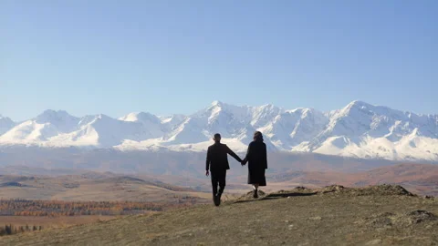 Couple in the mountains. Stock Footage 274204817