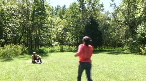 Couple in park 스톡 동영상 20497307