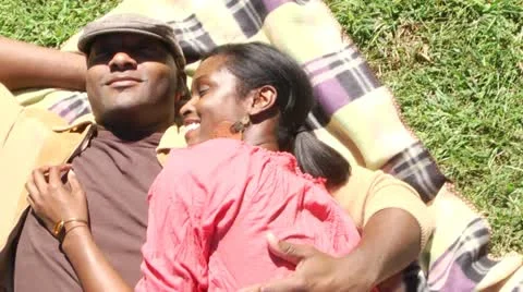 Couple in park 스톡 동영상 20497369