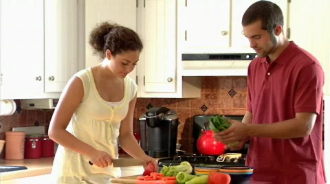 Couple Preparing Salad 272 Vidéo 507678