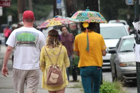 Couple In The Rain Stockfoto's