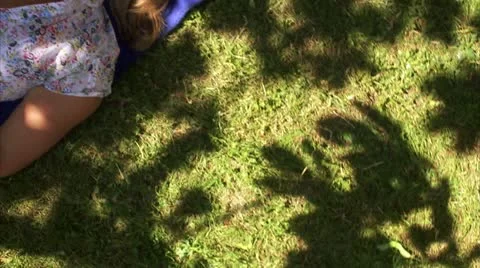 Couple resting in a park Video stock 11306901