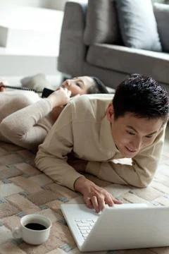 A couple snuggled up together Stock Photos