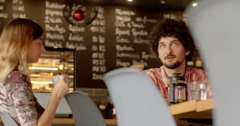 Couple solves relationship problems, public settings valuing resolving conflicts Foto stock
