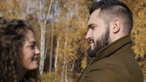 Couple spending time in park 動画素材 81350836