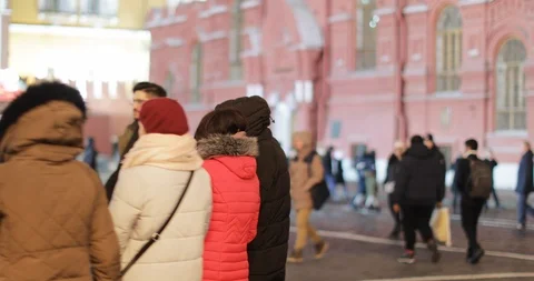 Couple taking a selfie on Red Square in front of the Historical Museum Video stock 121628902