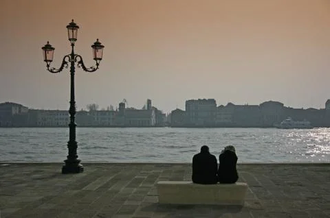 Couple in venice Stock-Fotos