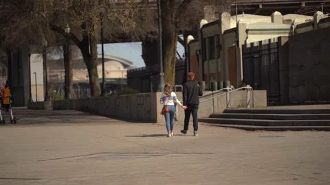 Couple Walking - Urban Video stock 151930366