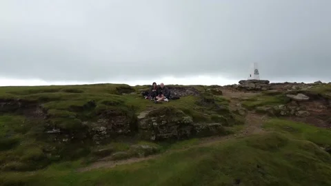 Couple Welsh Mountain 库存影片 136658637