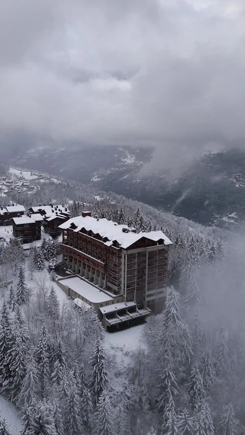 Courchevel Ski Resort Alpine Mist Vertical France Aerial Winter 動画素材 337975308