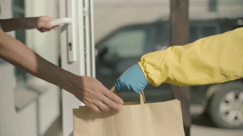 Courier Man Wearing Face Mask And Rubber Gloves Delivery Service Видео 141776516
