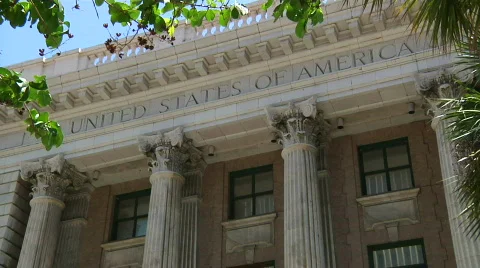 Courthouse Pull with Tree Stockbeeldmateriaal 455953