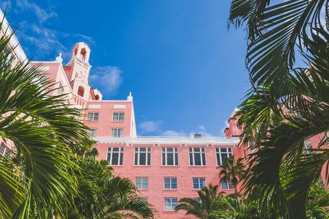 Courtyard of the Don CeSar, a Pink Hotel in Florida Stock Photos