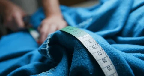 Couture meter close-up studio, orginal file: 4K DCI, PRO RES 444, 12 bits Vídeo Stock 81732184