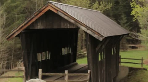 Covered Bridge in Vermont Video stock 20496277