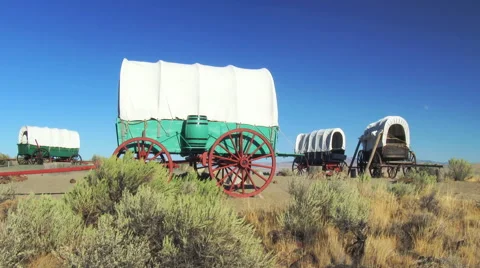 Covered Wagon Train Circled In Camp Along Oregon Trail Vidéo 45339831