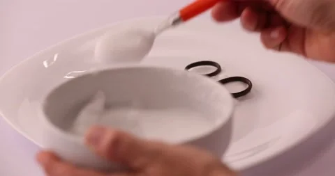 Covering scissors with mixture 2 Video stock 132211107