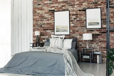 Coverlet on bed 库存照片