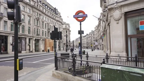 Covid-19 Empty Oxford Circus Station - Tourists disappear due to London Lockdown Video stock 127244603