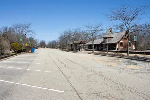 COVID-19 Empty Train Station Lot Foto stock
