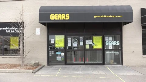 COVID 19 lockdown permanently closed  bicycle shop retail store in Toronto Video stock 151188134