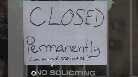 COVID 19 lockdown permanently closed  bicycle shop retail store in Toronto Vídeos de archivo 151188189