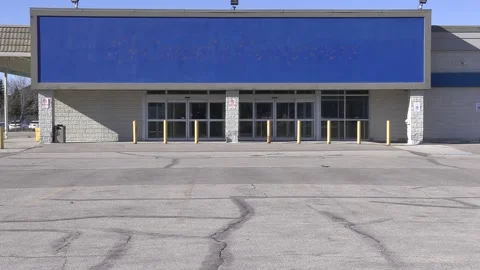 COVID 19 lockdown recession with closed and bankrupt retail stores Vidéo 150737846