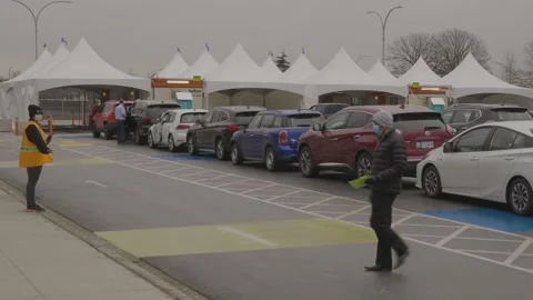 Covid-19 test collection station. Cars arriving. 스톡 동영상 150606006