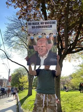 COVID DENINERS PROTEST AT TRINITY BELLWOODS PARK IN TORONTO, CANADA. Stock Photos