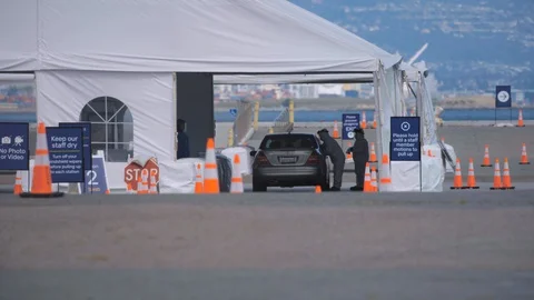 Covid Drive-Through Test being administered Видео 129523566