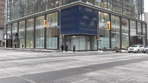 COVID recession devastates Toronto retail industry Видео 147967955