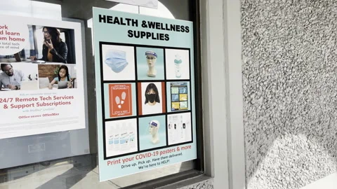 Covid sign in front of the store Stock-Footage 147746365