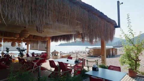 Cozy beach cafe Stockbeeldmateriaal 343792507