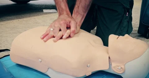 CPR first aid training demonstration Video stock 342682942
