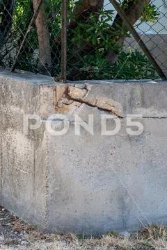 Crack in the wall of a building, drought Stock Photos