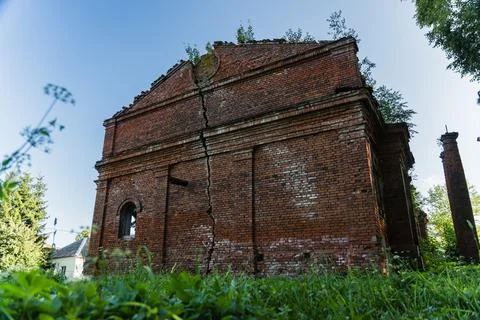 A crack in the wall of an old brick stable. The Kostrovitsky manor house Stock Photos