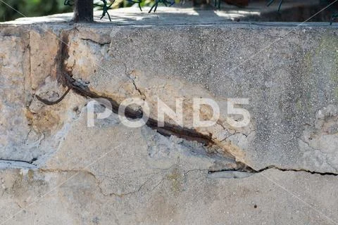 Crack in the wall of a residential building, drought Stock Photos