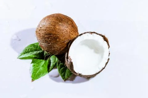 Cracked coconut Stock-Fotos