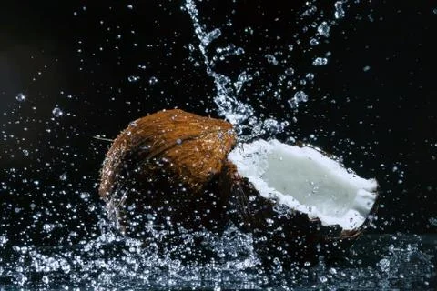 Cracked coconut Fotos Stock