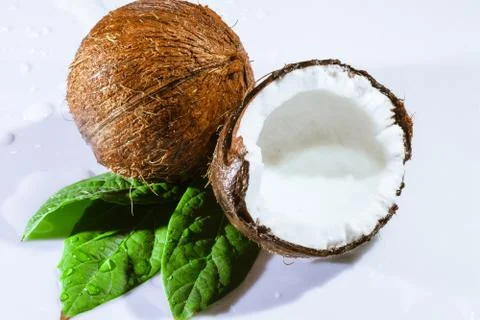 Cracked coconut Stock-Fotos